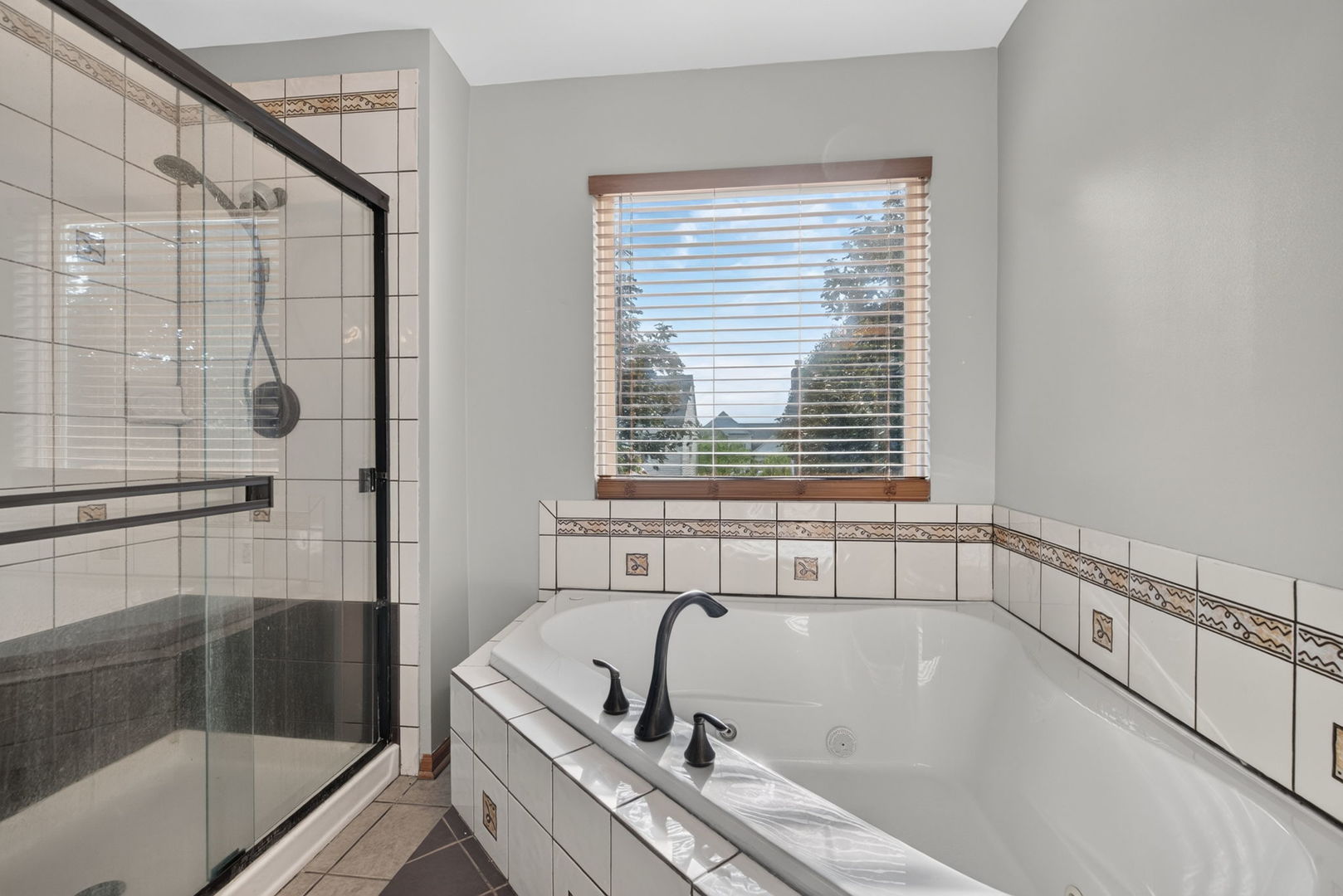 1913 Windstone Drive Property Photo 28
