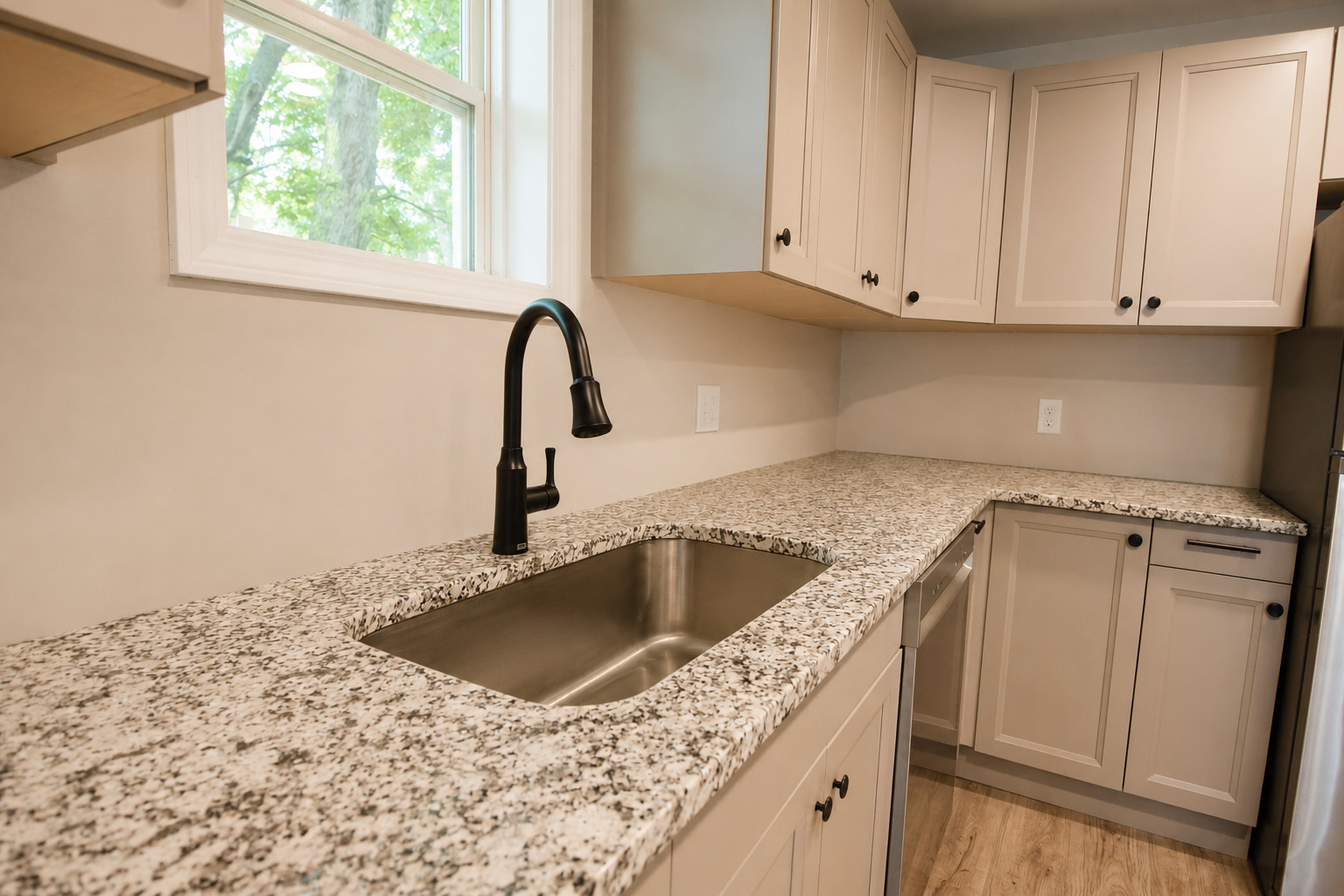808 Jackson Avenue Property Photo 8