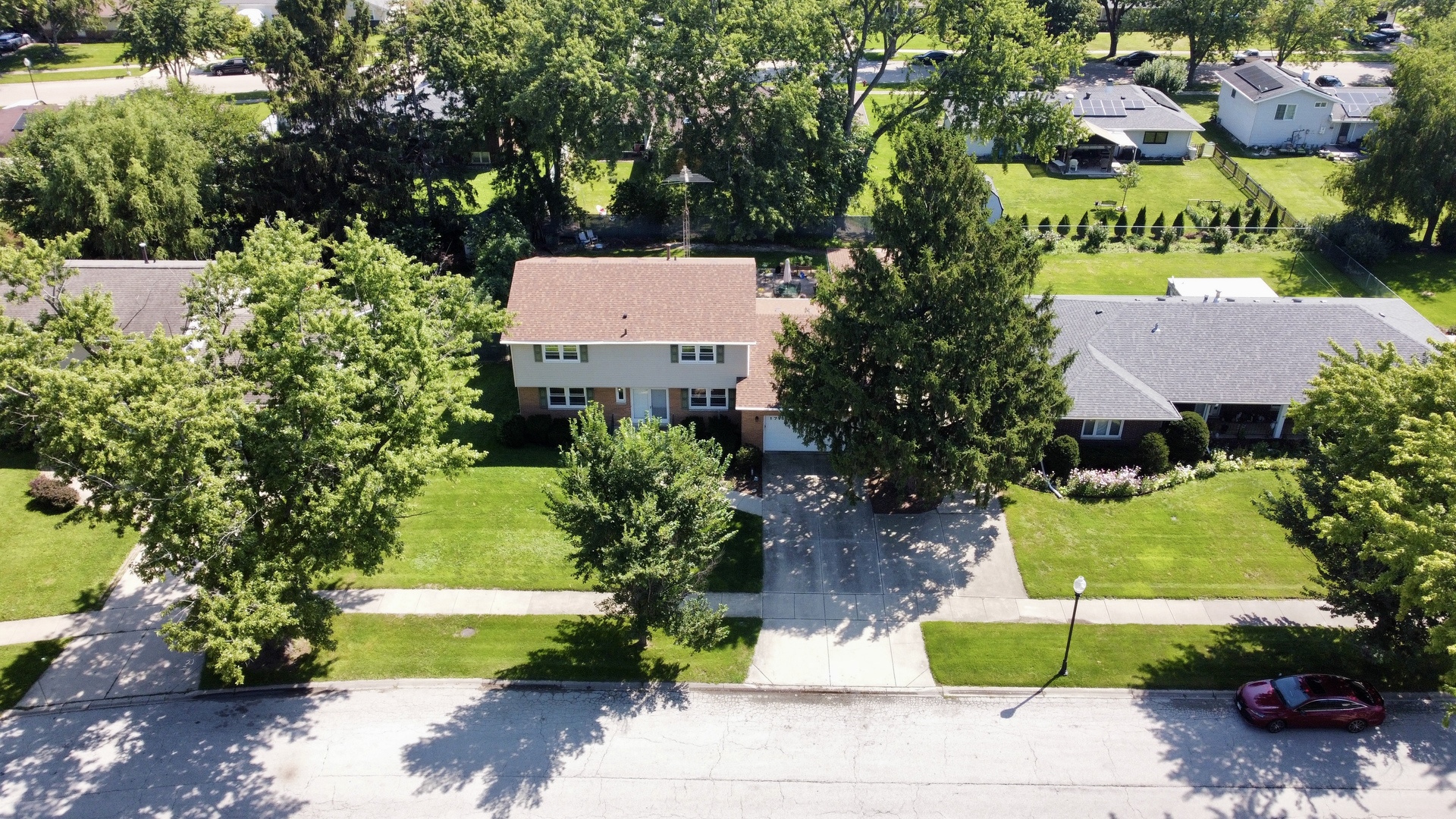 1715 Lily Street Property Photo 4
