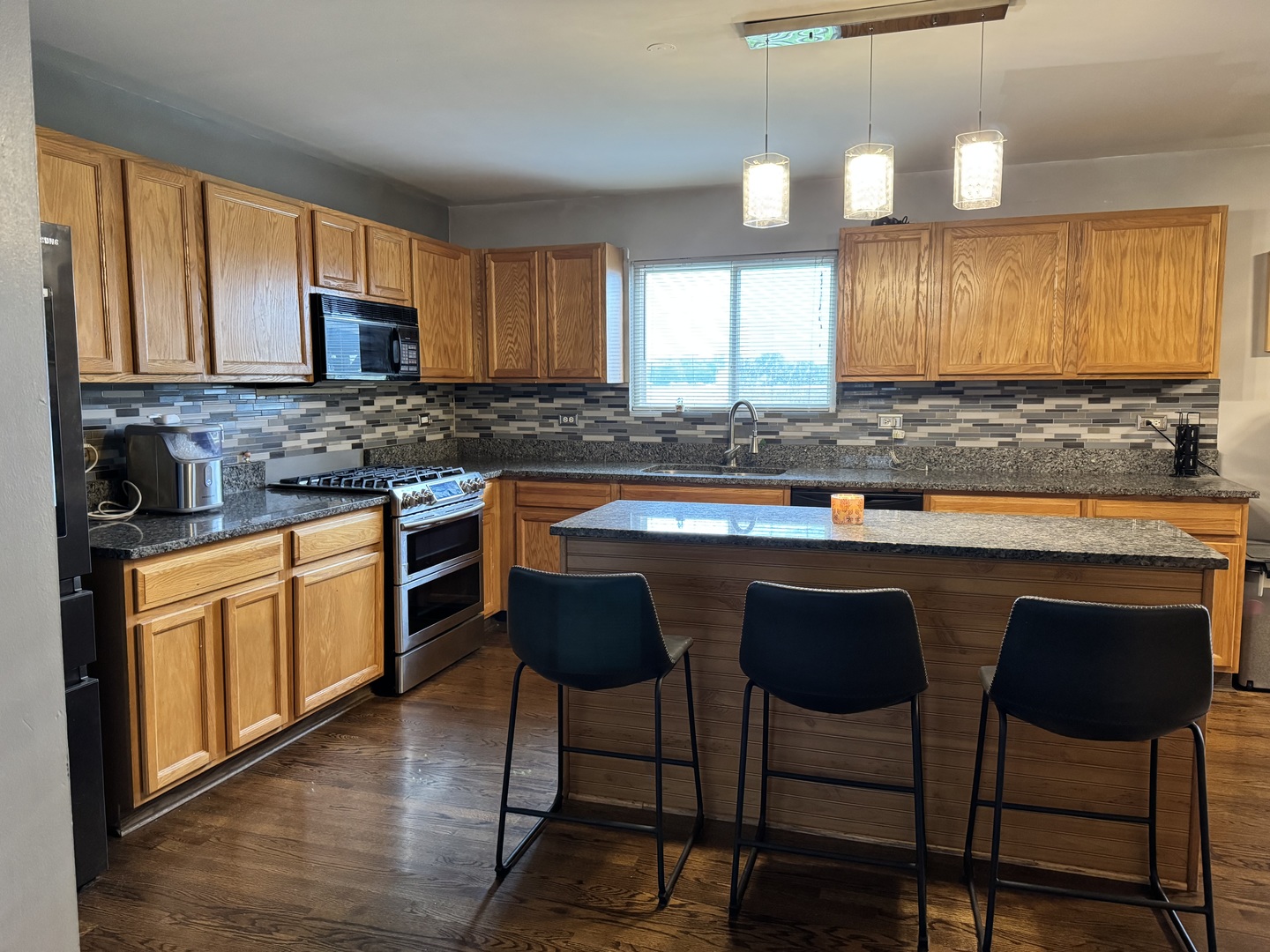 16445 Siegel Drive Property Photo 4