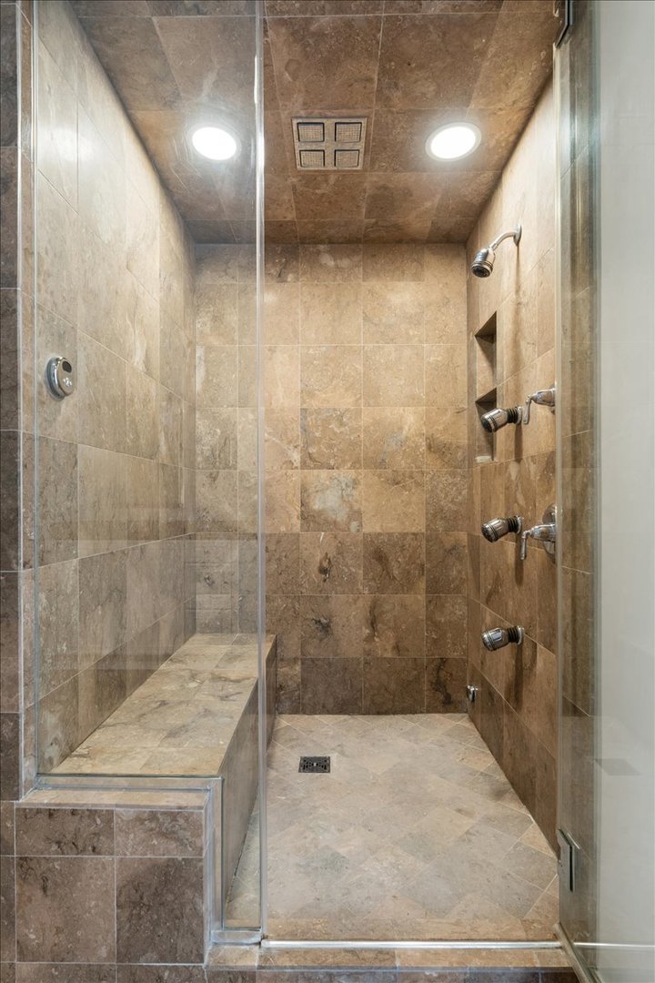 60 E Monroe Street 6102 Property Photo 19
