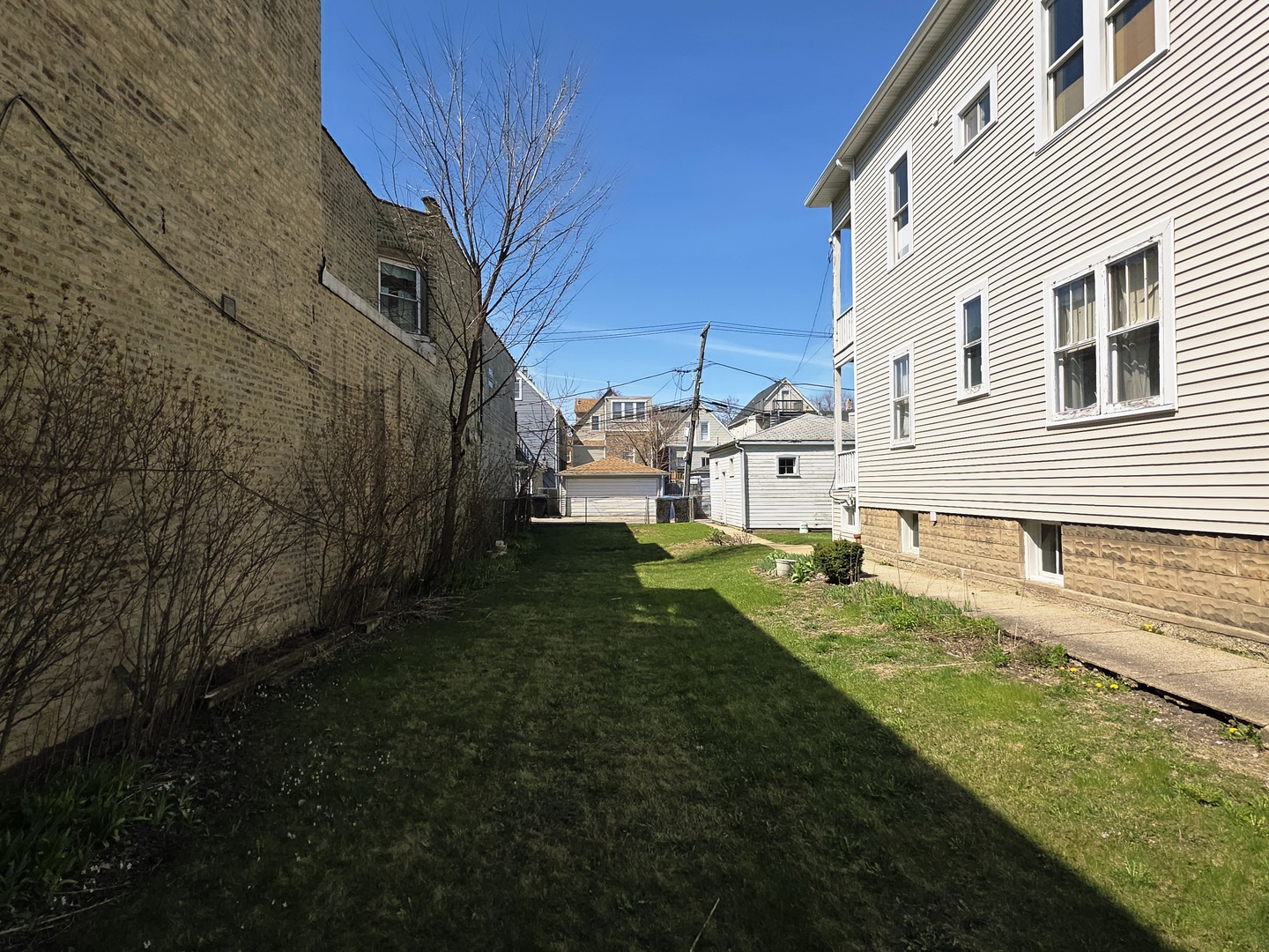 2712 N Western Avenue Property Photo 4