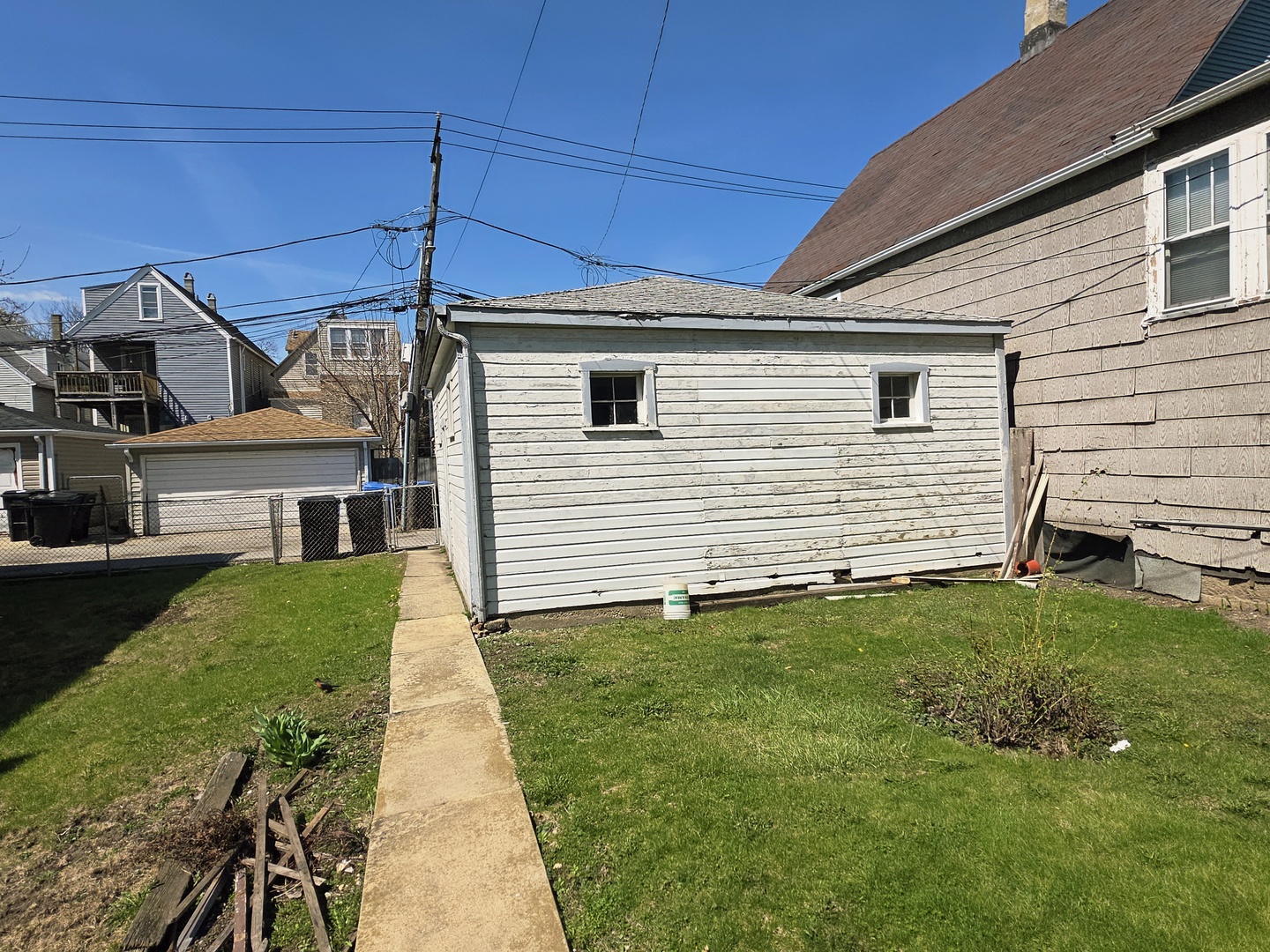2712 N Western Avenue Property Photo 8