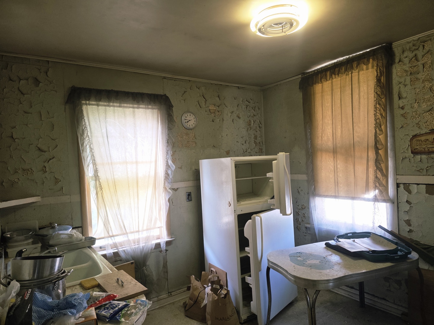2712 N Western Avenue Property Photo 12