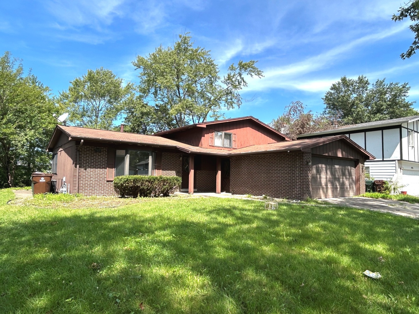 22460 Lakeshore Drive Property Photo 2