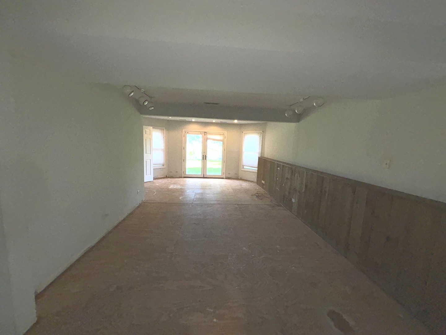 22460 Lakeshore Drive Property Photo 19