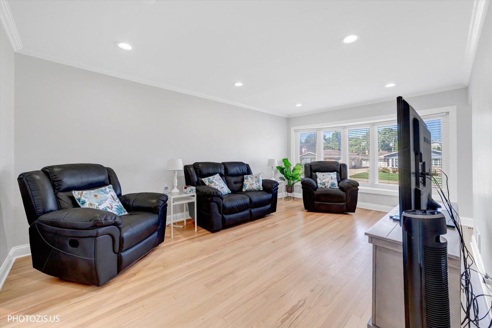 6023 N Emerson Street Property Photo 5