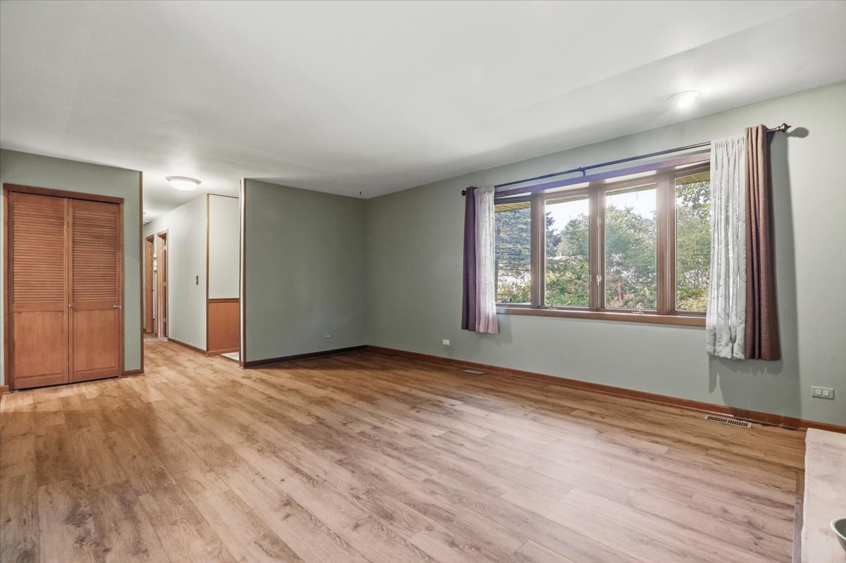 10405 W Ford Avenue Property Photo 7