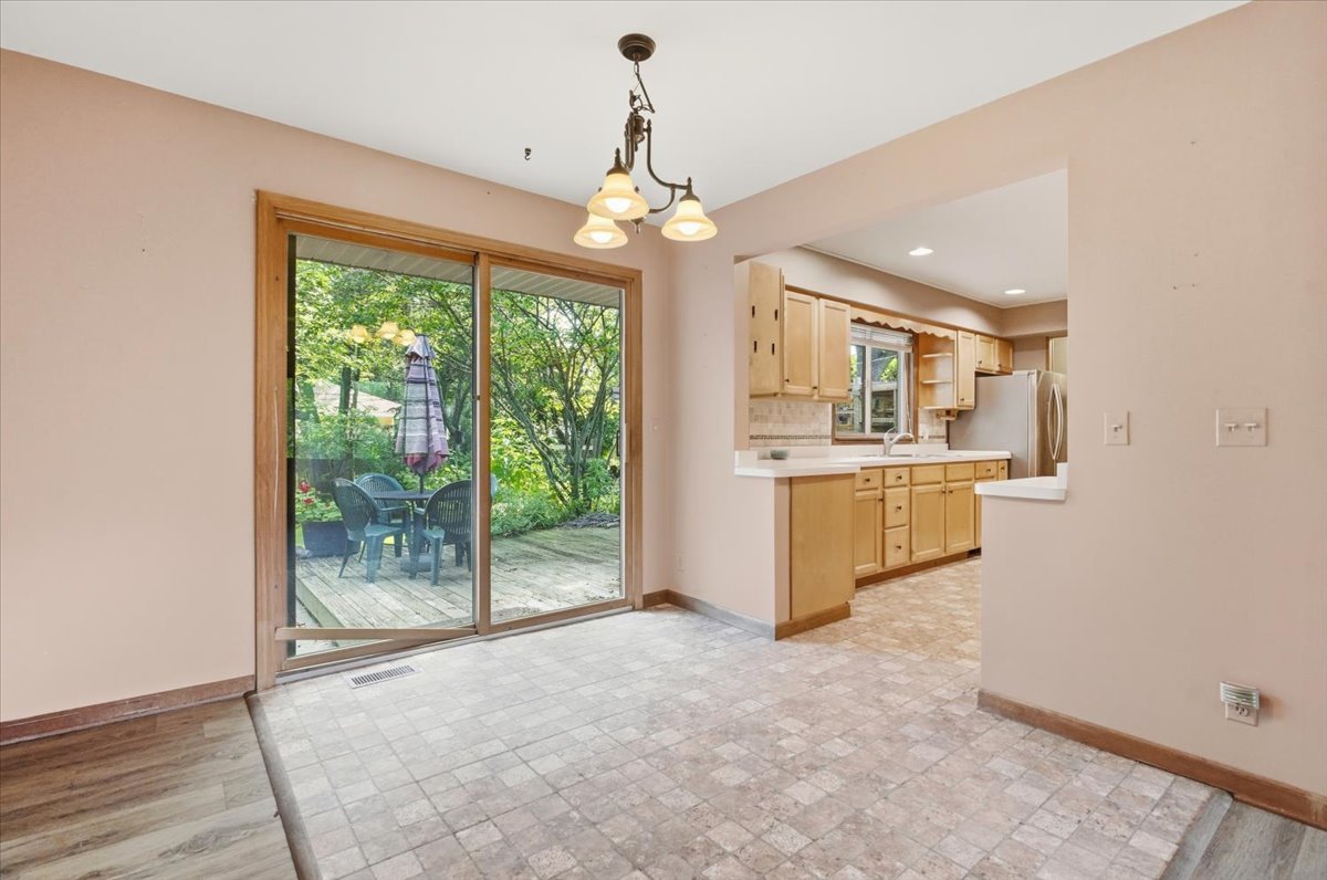 10405 W Ford Avenue Property Photo 9
