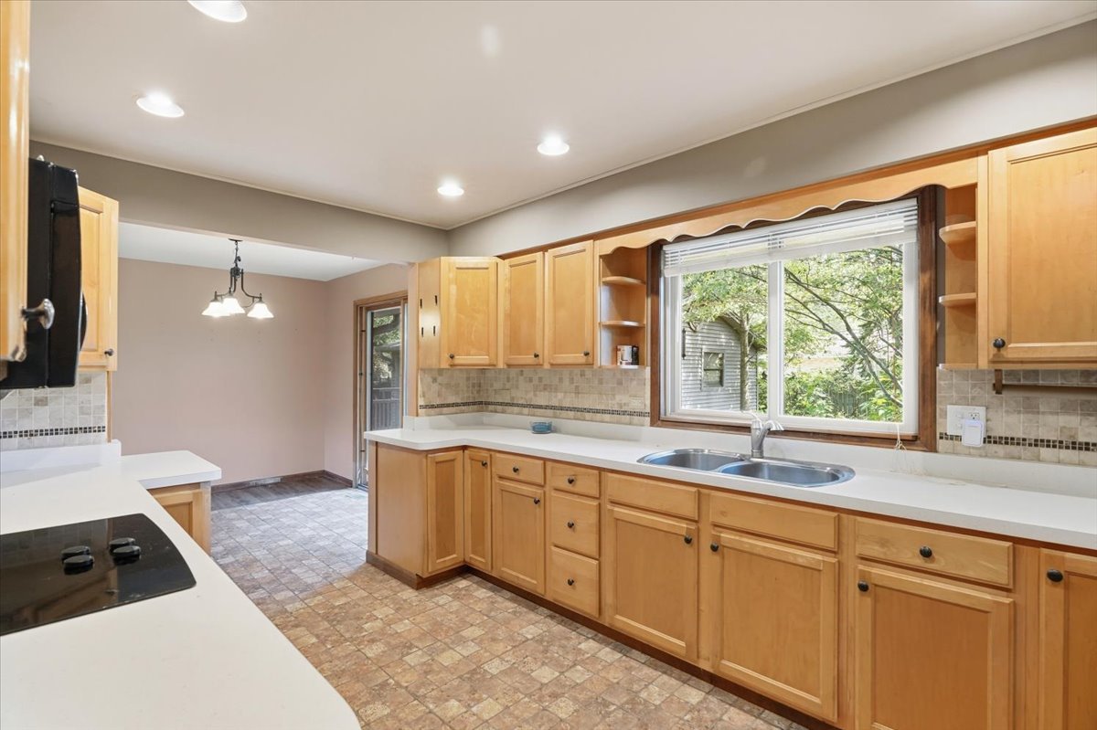 10405 W Ford Avenue Property Photo 13