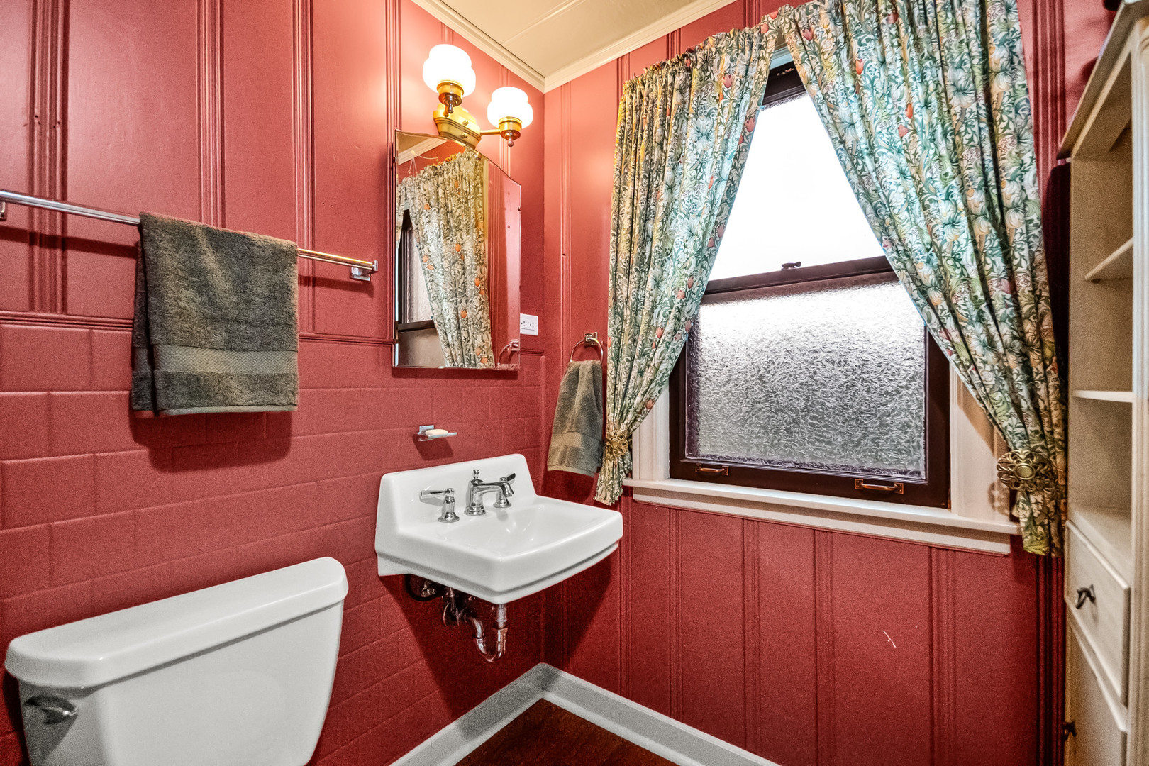 6028 N Oriole Avenue Property Photo 13