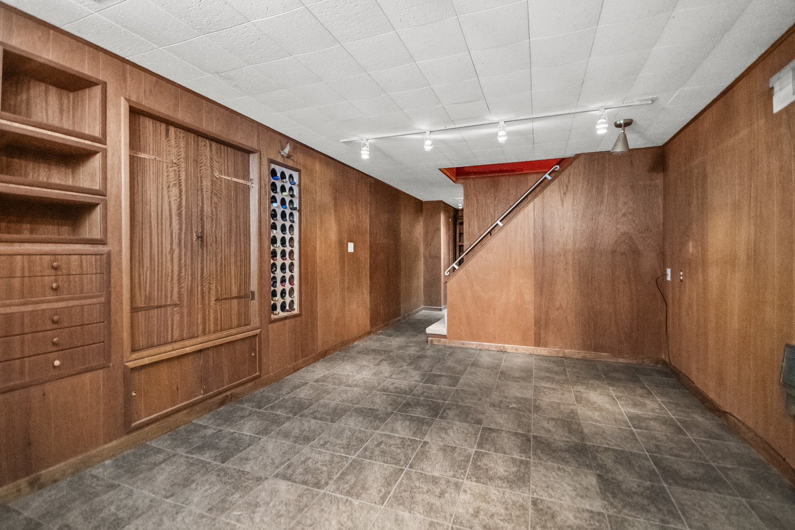 6028 N Oriole Avenue Property Photo 15