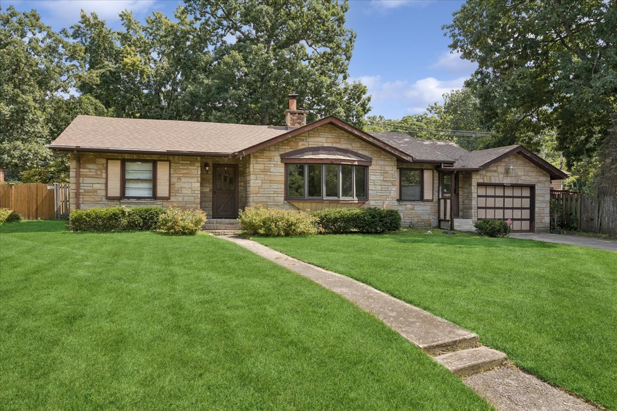 422 E Ravine Avenue Property Photo 1