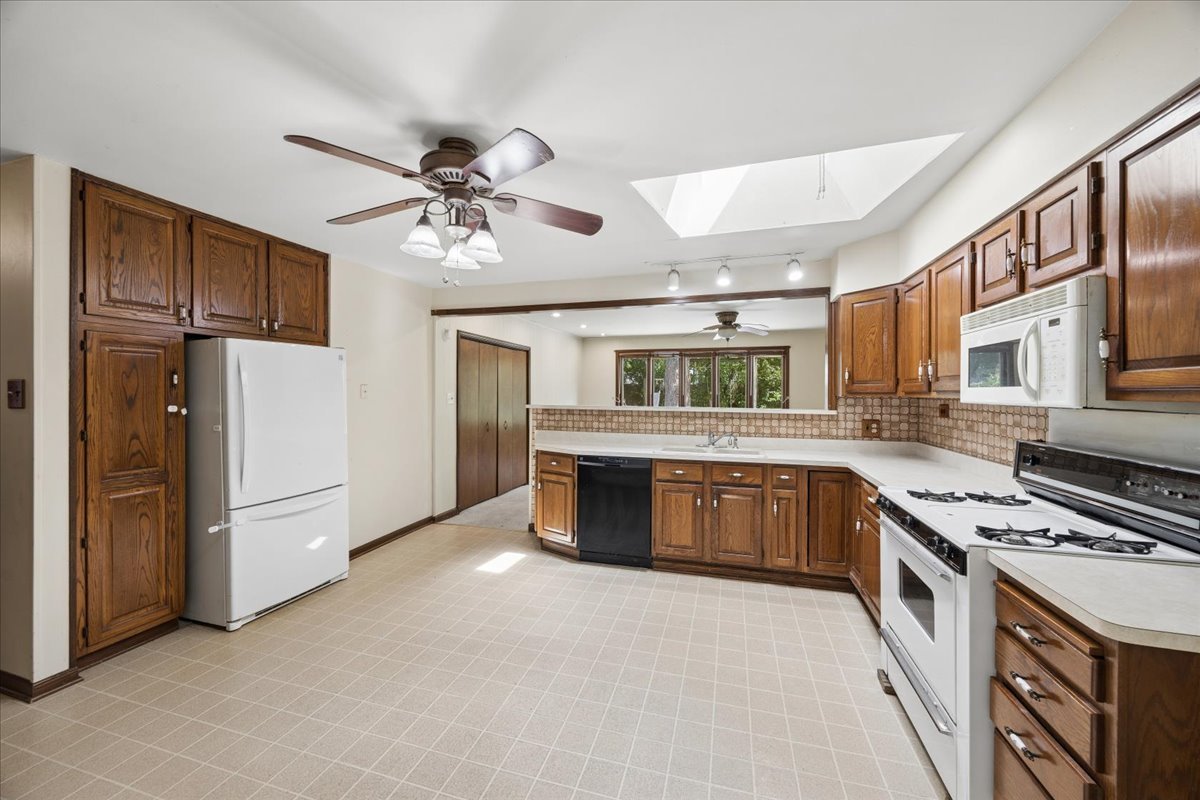 422 E Ravine Avenue Property Photo 2