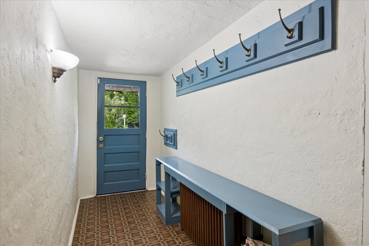 422 E Ravine Avenue Property Photo 18