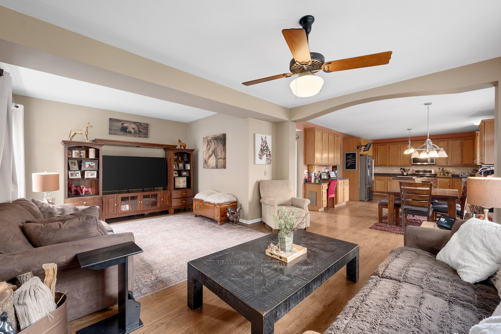 254 E Park Avenue Property Photo 11