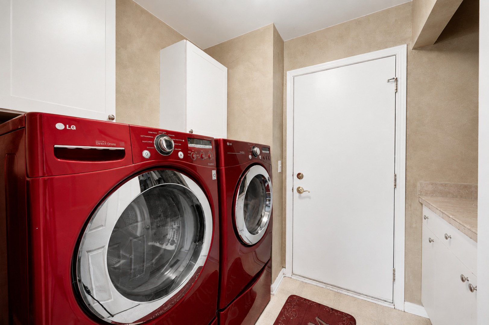 254 E Park Avenue Property Photo 19