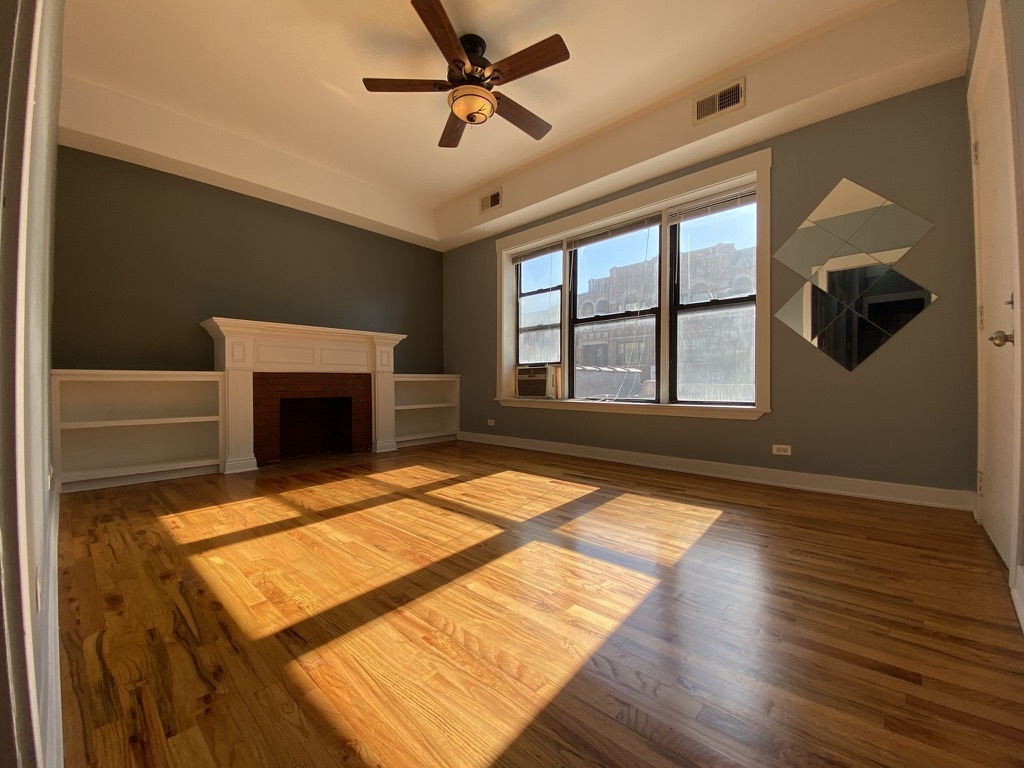 856 W Montrose Avenue 2a Property Photo 2