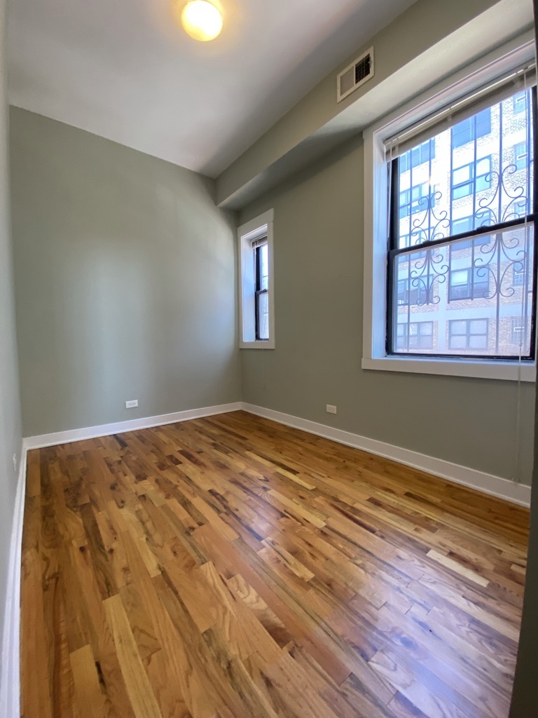 856 W Montrose Avenue 2a Property Photo 8