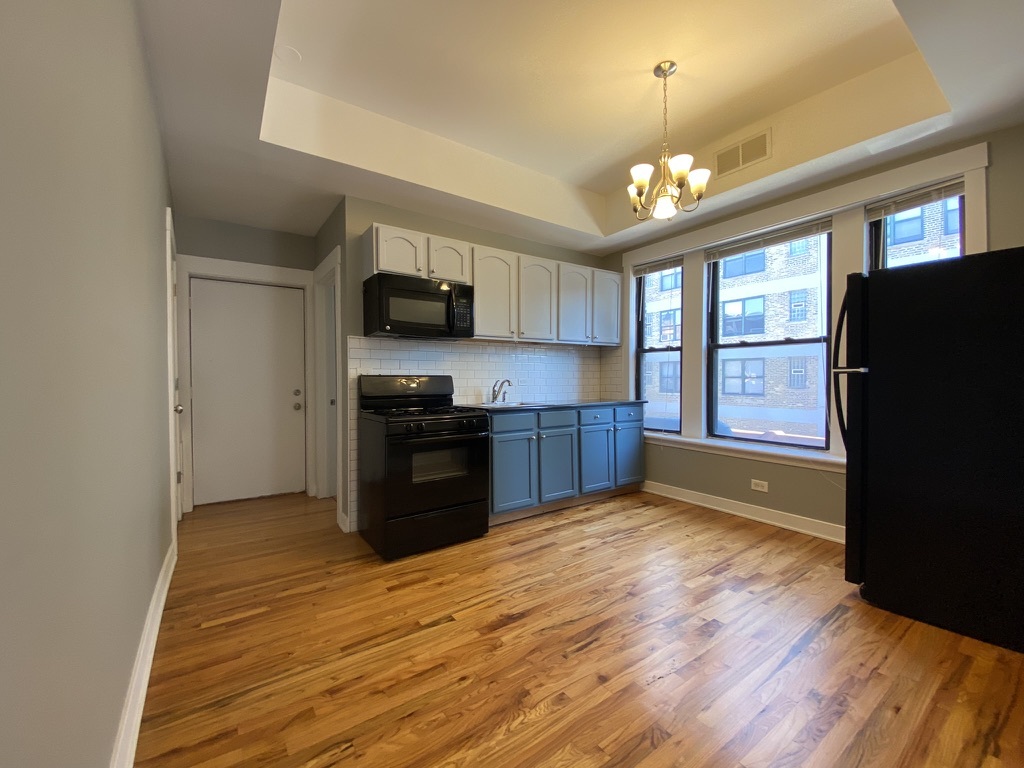 856 W Montrose Avenue 2a Property Photo 10
