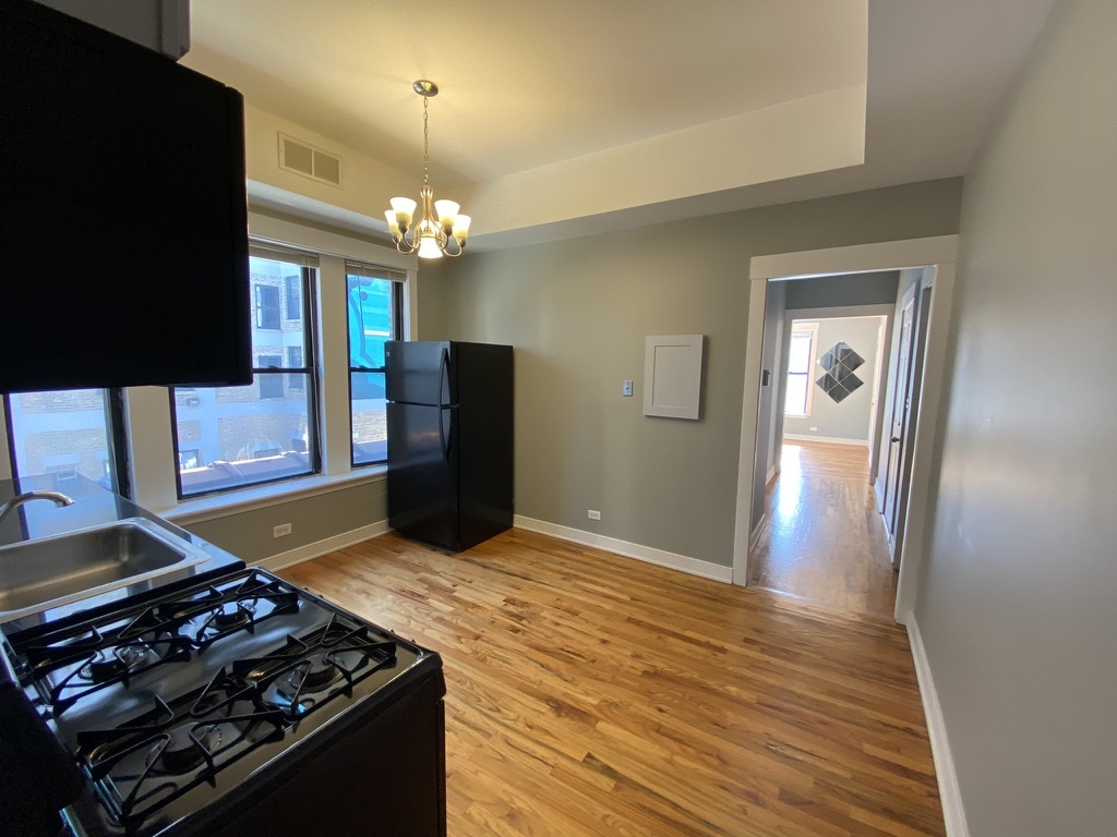 856 W Montrose Avenue 2a Property Photo 12