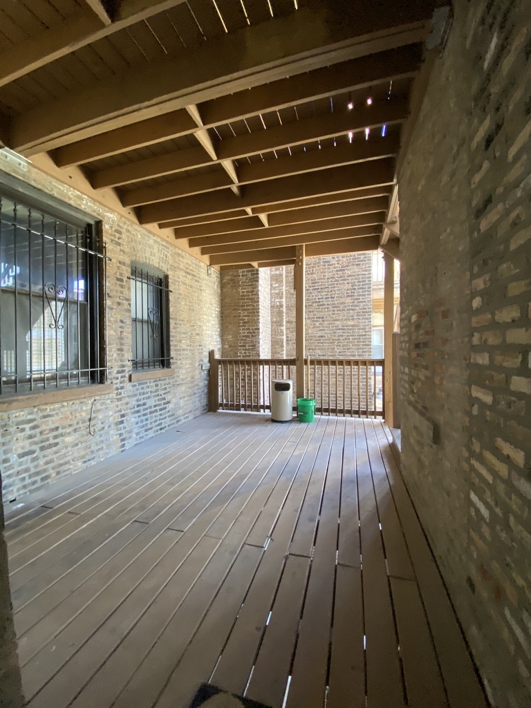 856 W Montrose Avenue 2a Property Photo 13