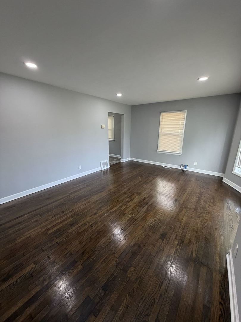1542 Kenilworth Drive Property Photo 2