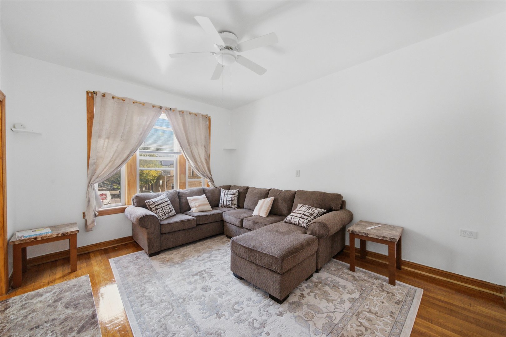 2930 N Milwaukee Avenue Property Photo 5