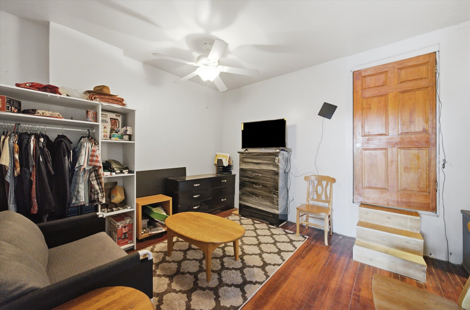2930 N Milwaukee Avenue Property Photo 7
