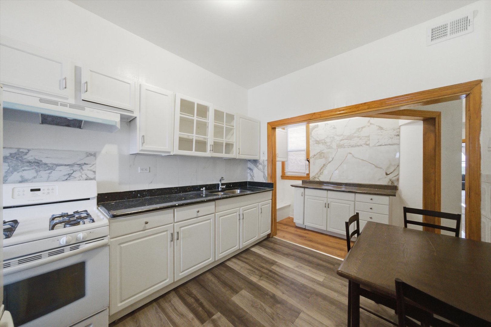 2930 N Milwaukee Avenue Property Photo 10