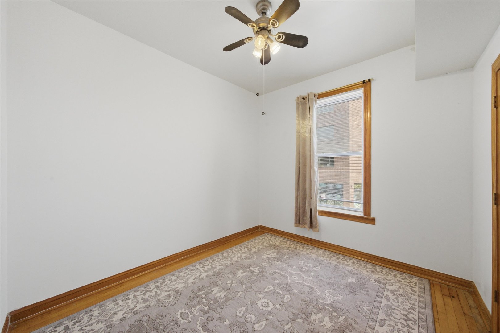 2930 N Milwaukee Avenue Property Photo 11