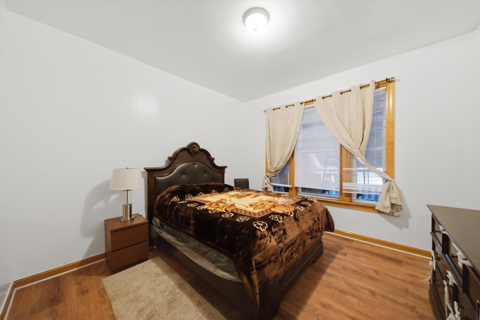 2930 N Milwaukee Avenue Property Photo 16