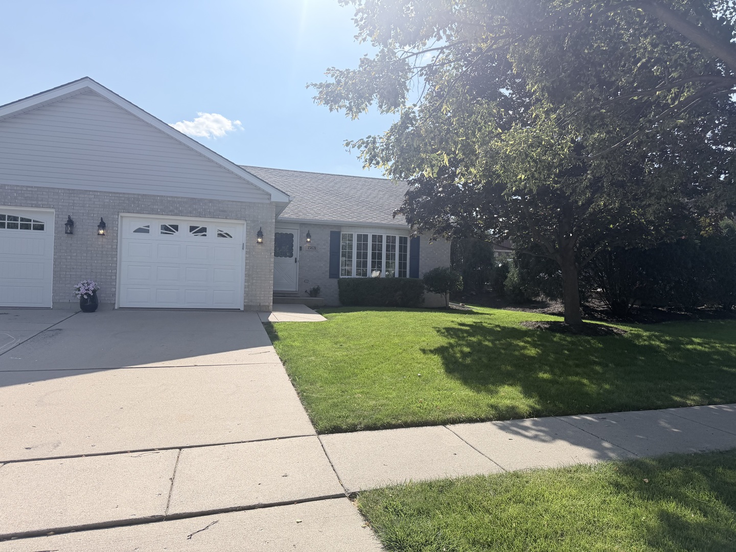 15631 W Waterford Lane Property Photo 2