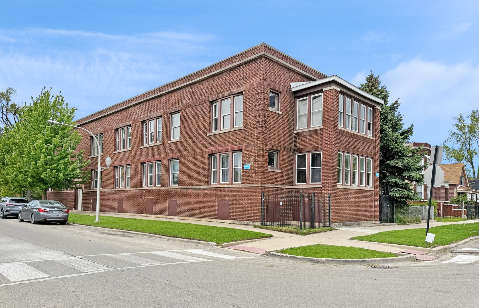 1838 W 65th Street Property Photo 1