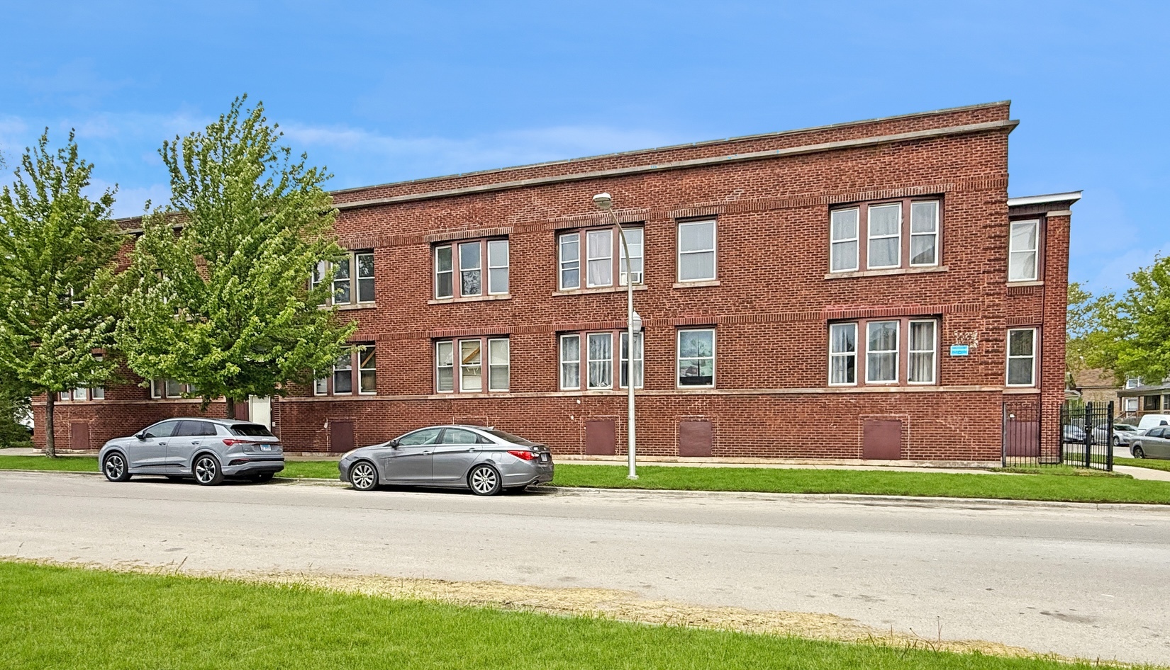 1838 W 65th Street Property Photo 3