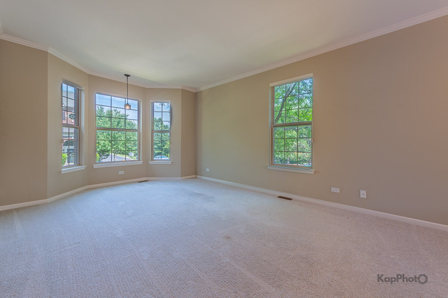 27w708 N Meadowview Drive Property Photo 4