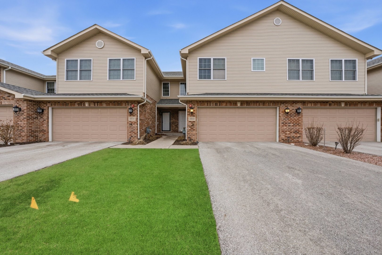 1010 Regent Drive Property Photo 2