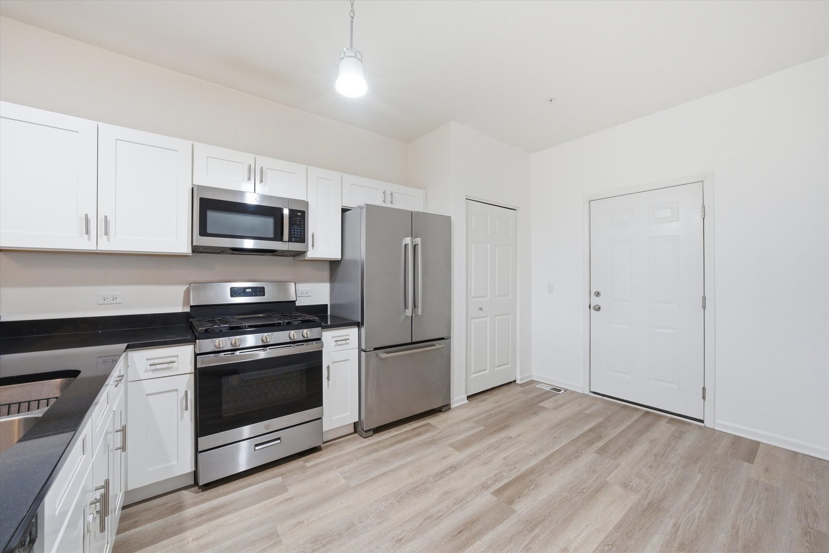 1010 Regent Drive Property Photo 10