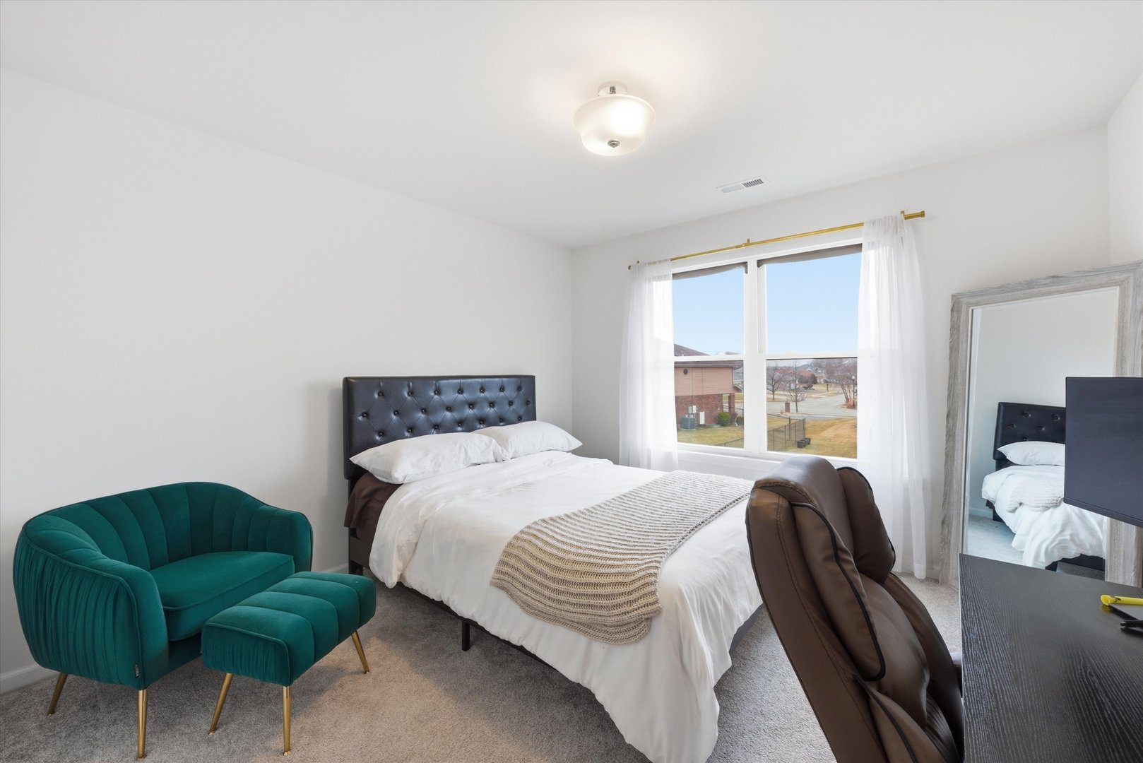 1010 Regent Drive Property Photo 16