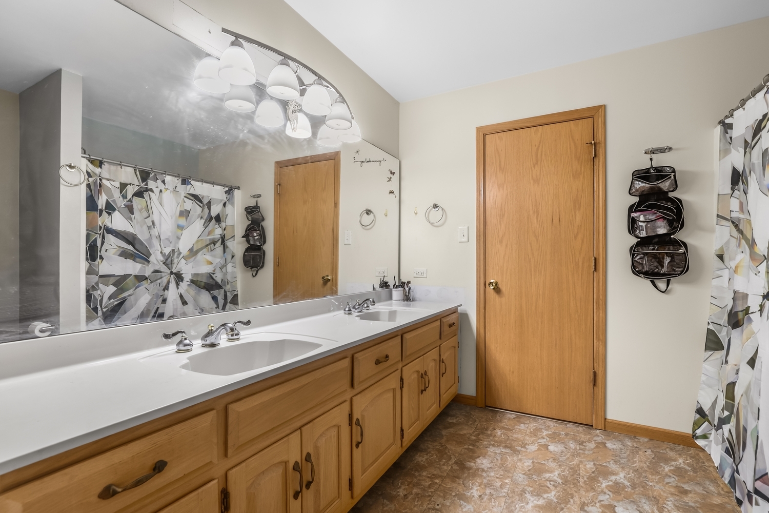 124 Andrew Taras Court 2d Property Photo 8