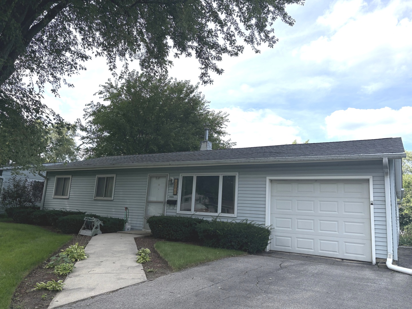 18610 W Karen Lane Property Photo 1