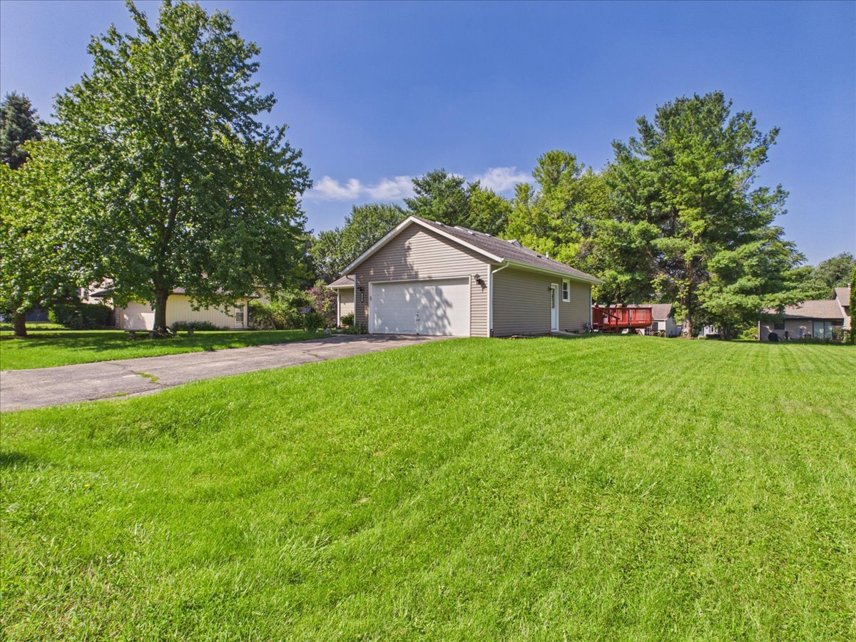 122 Drew Court Property Photo 2