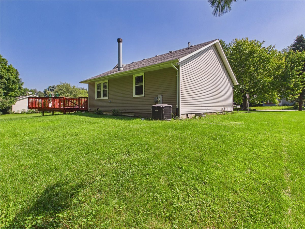 122 Drew Court Property Photo 5