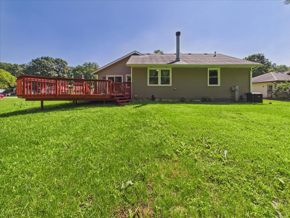 122 Drew Court Property Photo 6