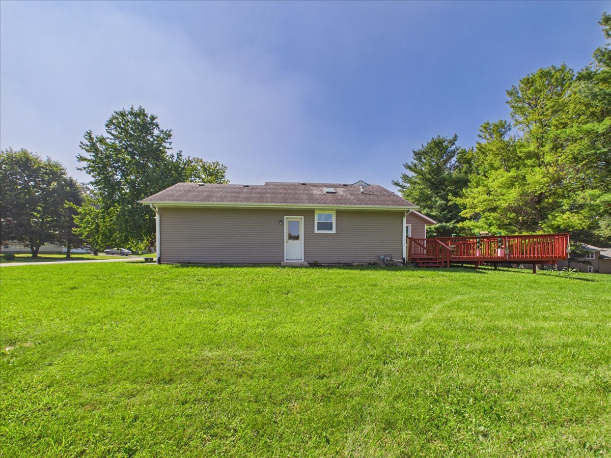 122 Drew Court Property Photo 7