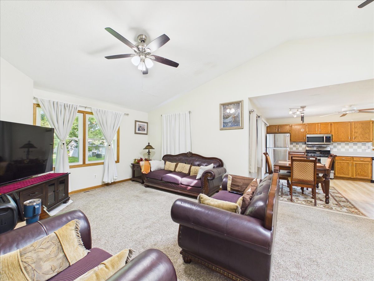 122 Drew Court Property Photo 13