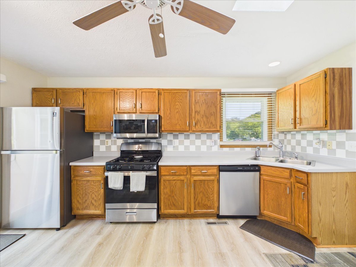 122 Drew Court Property Photo 15