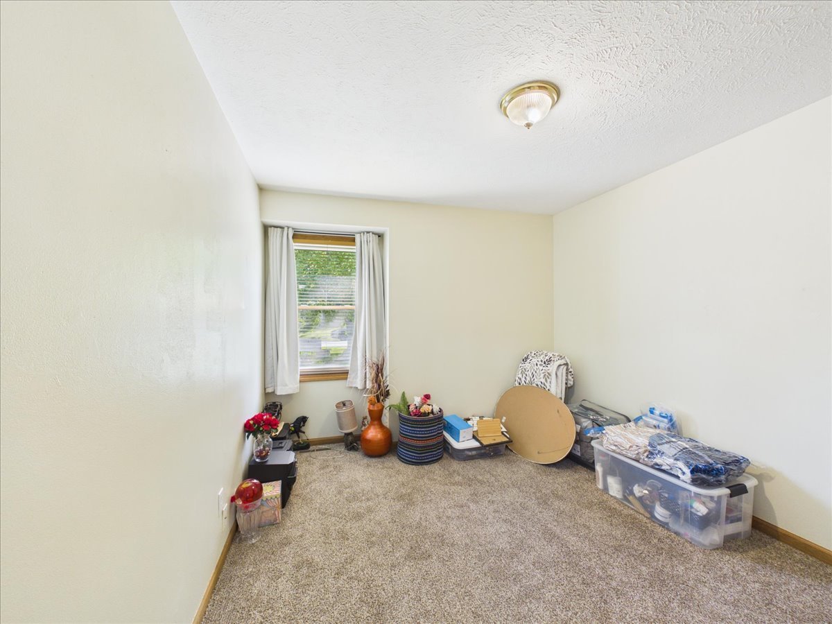 122 Drew Court Property Photo 23