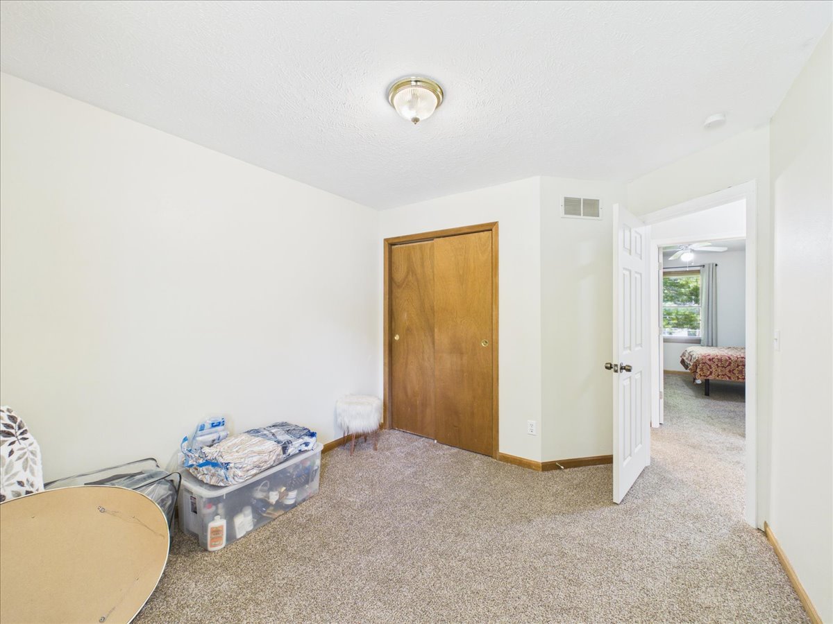 122 Drew Court Property Photo 24