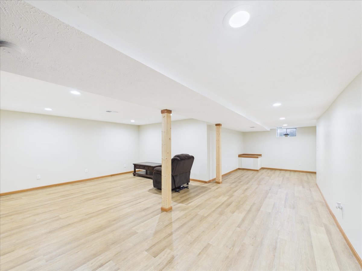 122 Drew Court Property Photo 29